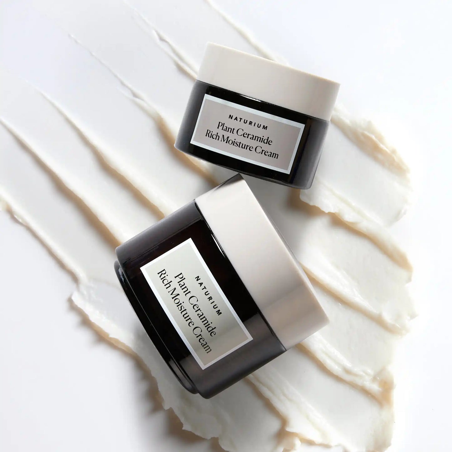 plant-ceramide-rich-moisture-cream-jumbo-u8 11_18_2021_Naturium0575-crop.webp