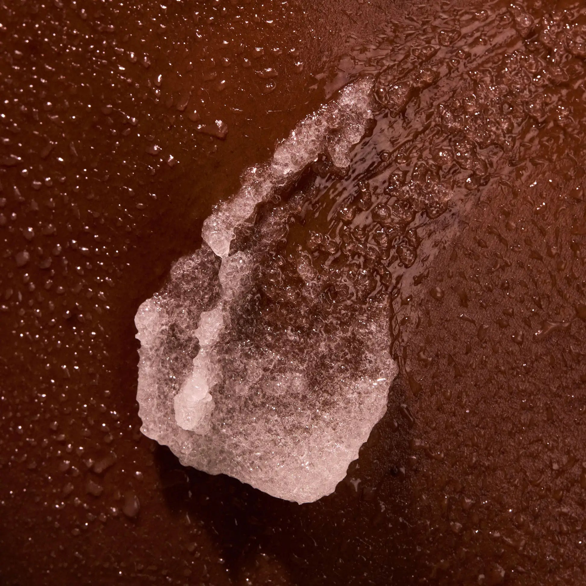 the-glow-getter-multi-oil-body-scrub-u1 NATR-40028-Alt-Image-TheGlowGetterMulti-OilBodyScrub-08.webp