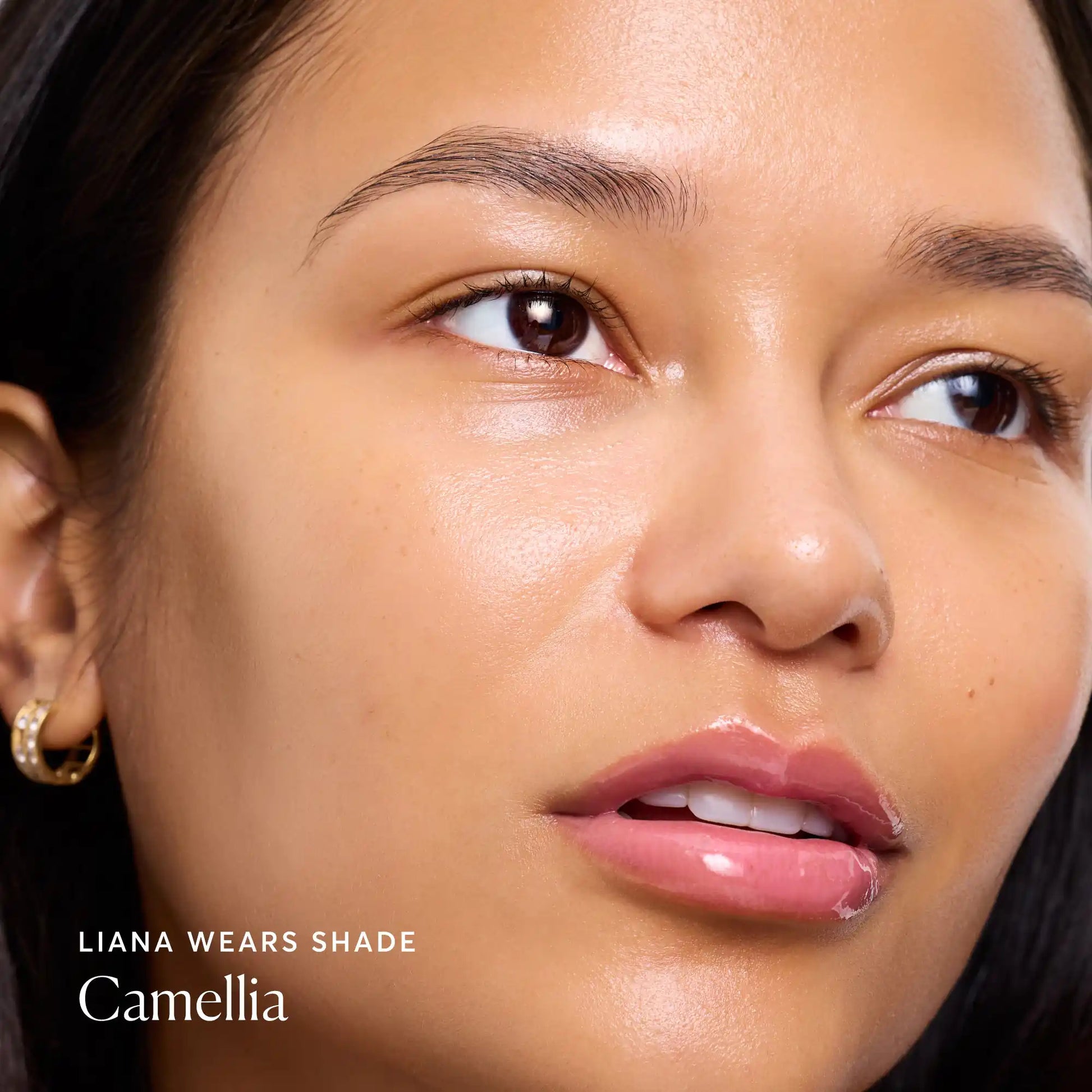 phyto-glow-lip-balm-camellia-e7 NATR-60075-Alt-Images-Phyto-Glow-Lip-Balm-Camellia-04.webp